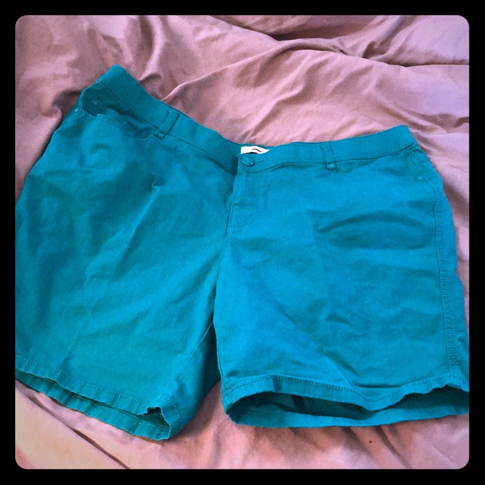 J. Banks shorts 22